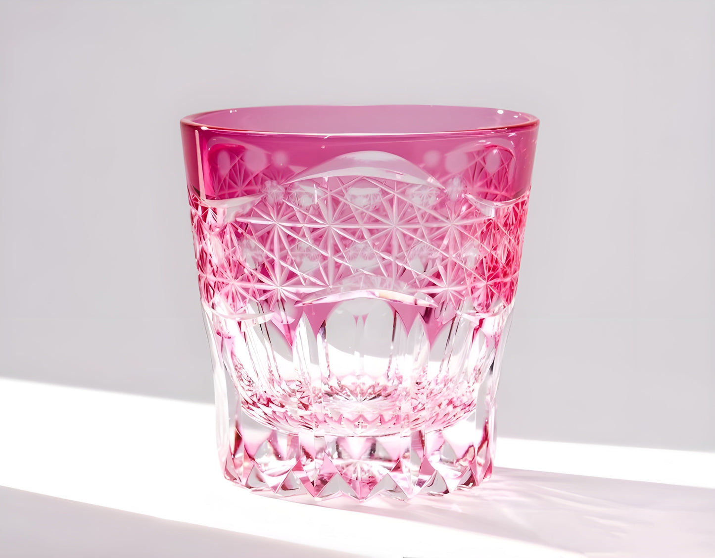 Bicchiere Edo Kiriko – 'Prisma Rosa' – Scatola in Legno GuerraHome