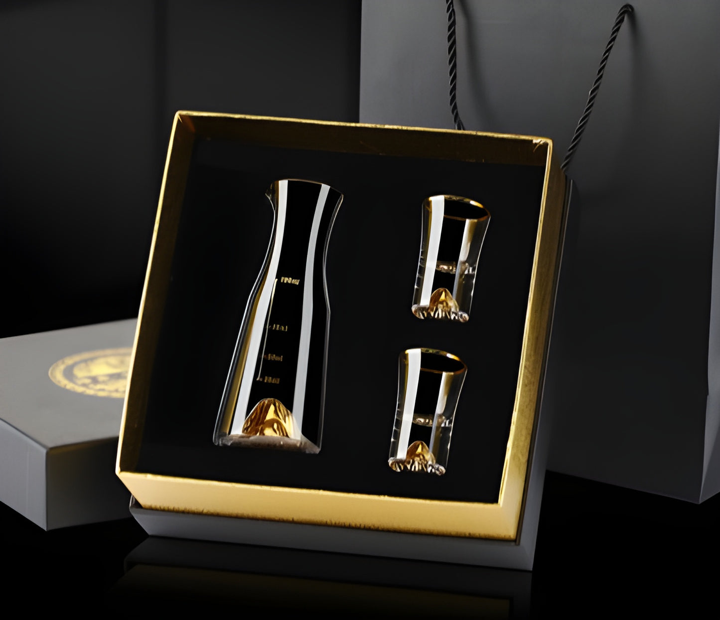 Set Bicchieri da Shot in Cristallo – Modello "Golden Mountain" 24K con Decanter 100 ml