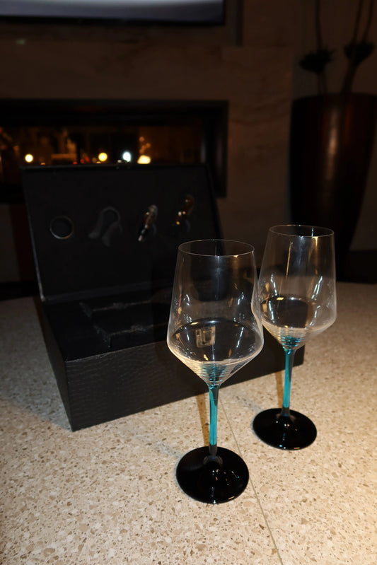 Coppia di Calici Blu con Cofanetto in Pelle