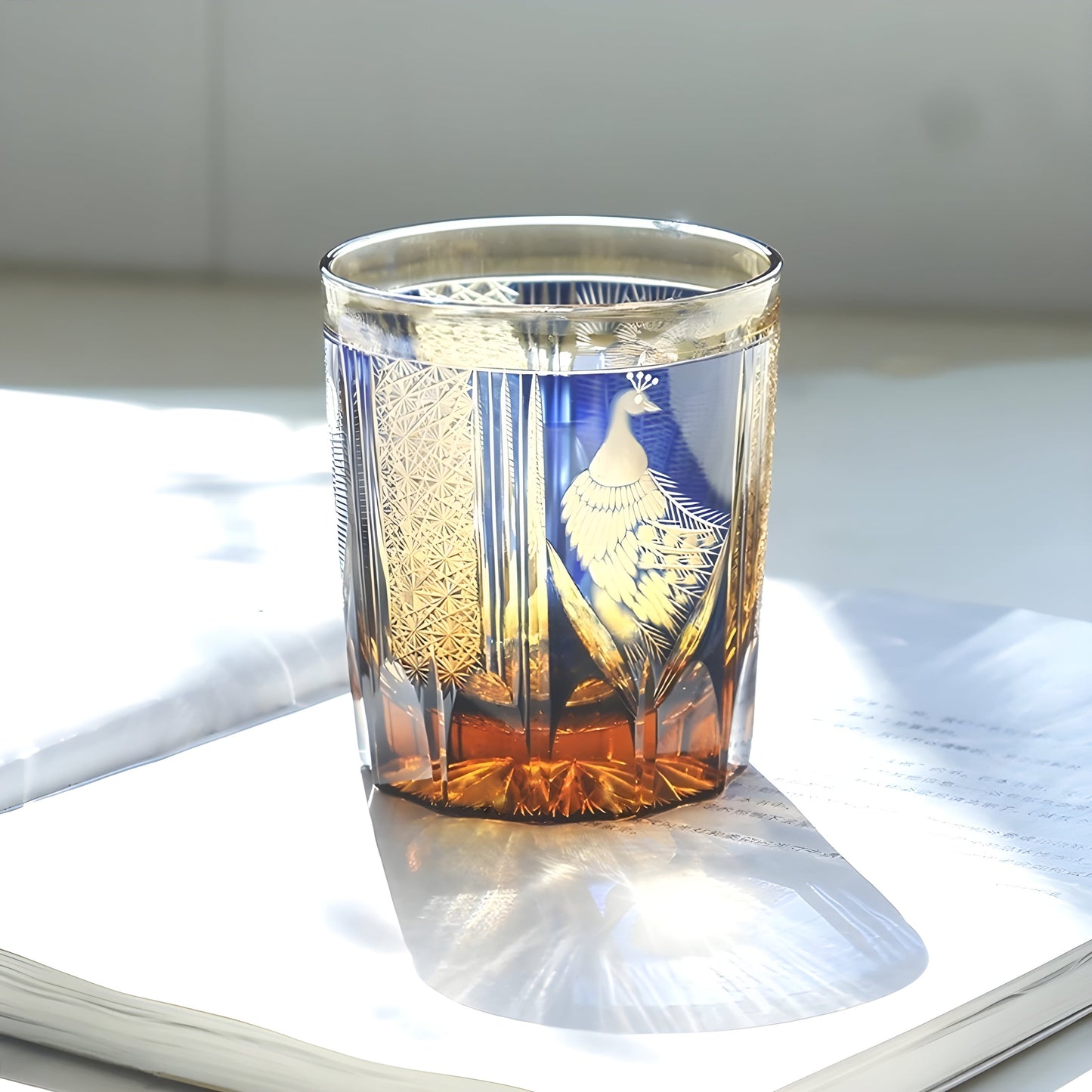 Bicchiere Edo Kiriko - Kagami Design “Pavone Blu Zaffiro” –  Scatola in Legno GuerraHome