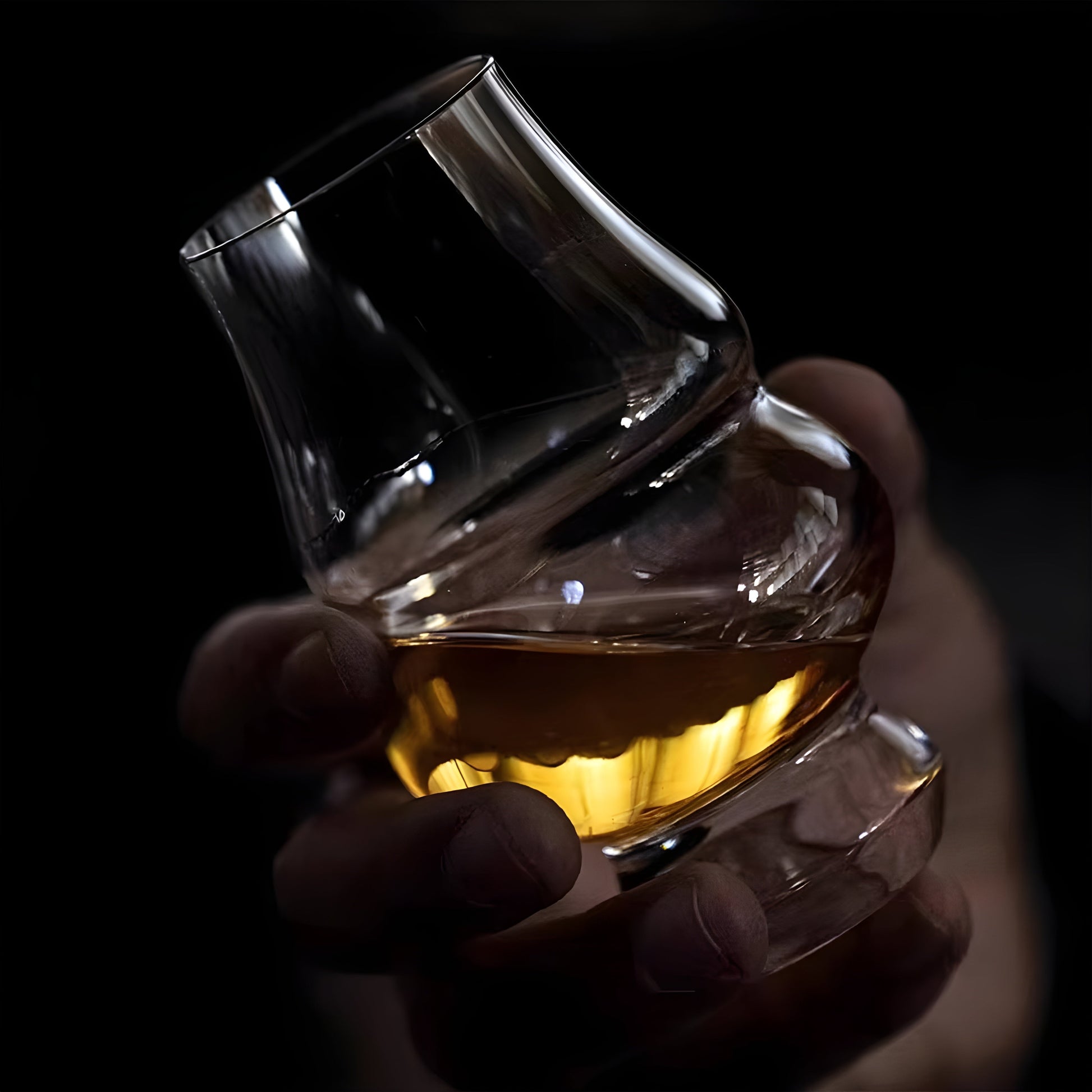 Bicchiere da Whisky Professionale in Cristallo – Design Double Belly per Degustazione e Nosing GuerraHome