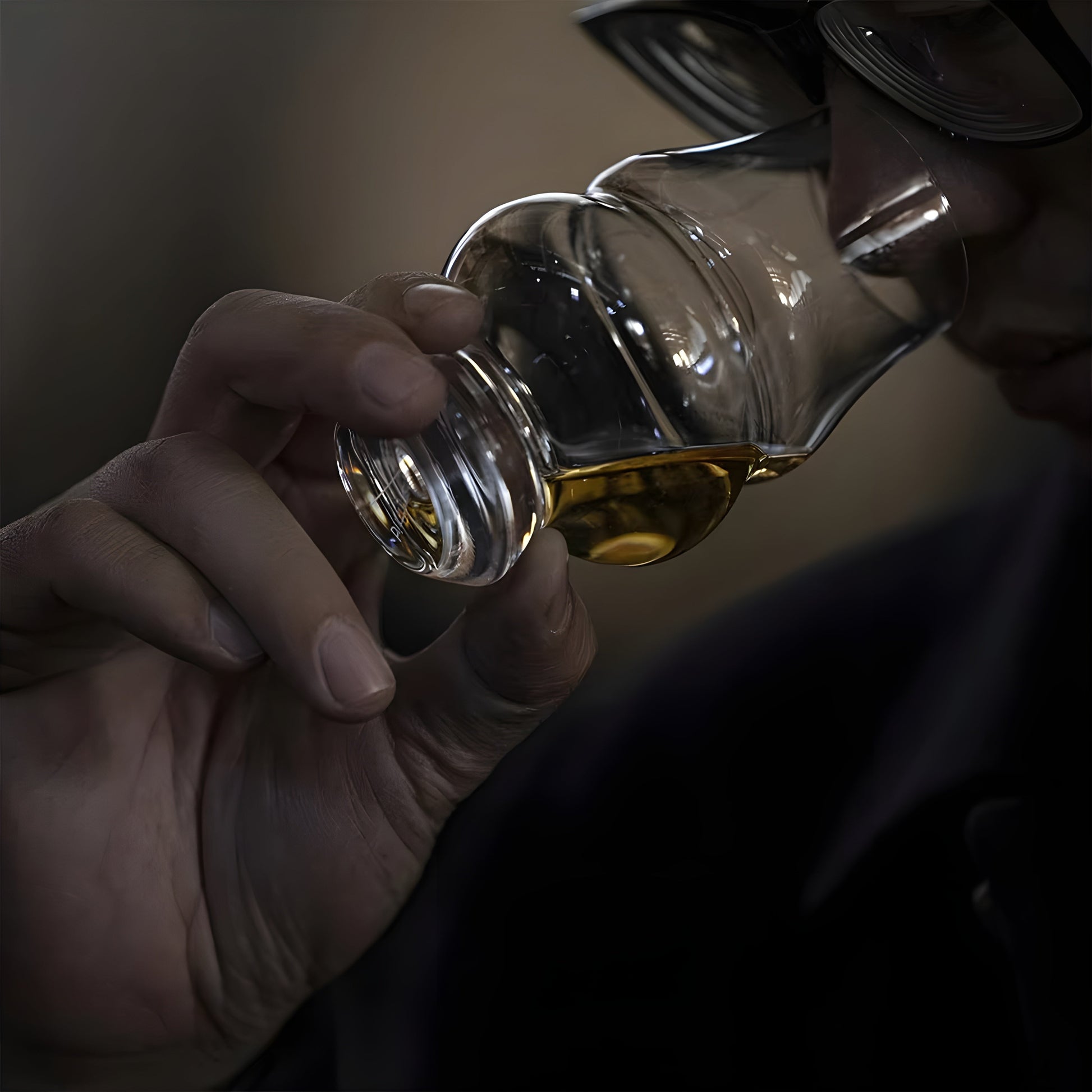 Bicchiere da Whisky Professionale in Cristallo – Design Double Belly per Degustazione e Nosing GuerraHome